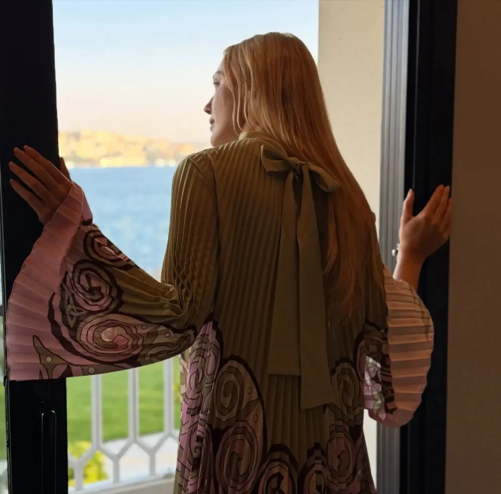 تولد مریم اوزرلی عکس 02